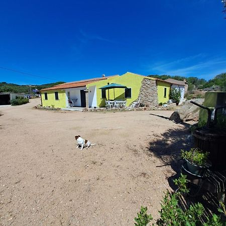 B&B Li Salcuneddi Aglientu Exteriör bild