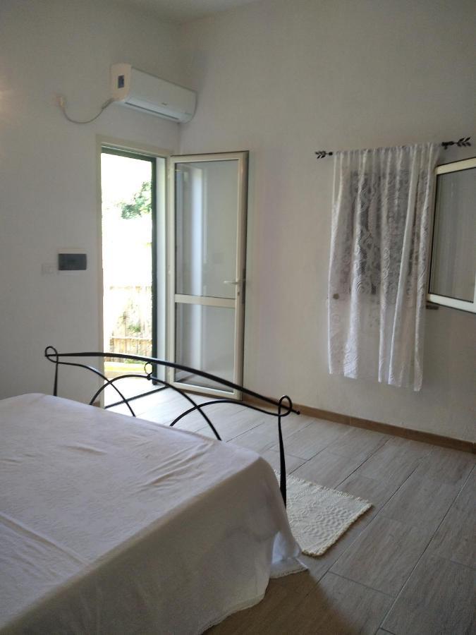 B&B Li Salcuneddi Aglientu Exteriör bild