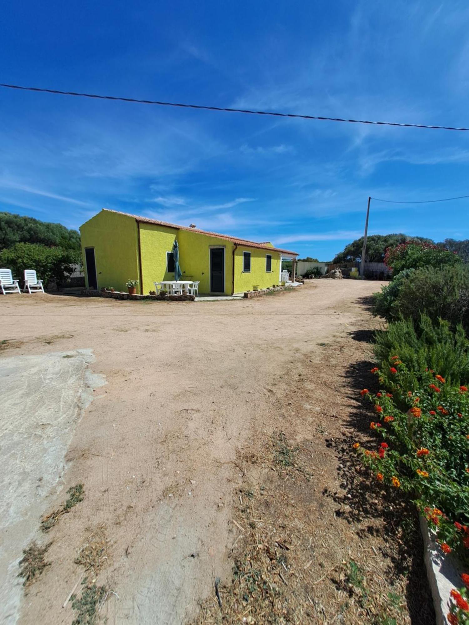B&B Li Salcuneddi Aglientu Exteriör bild