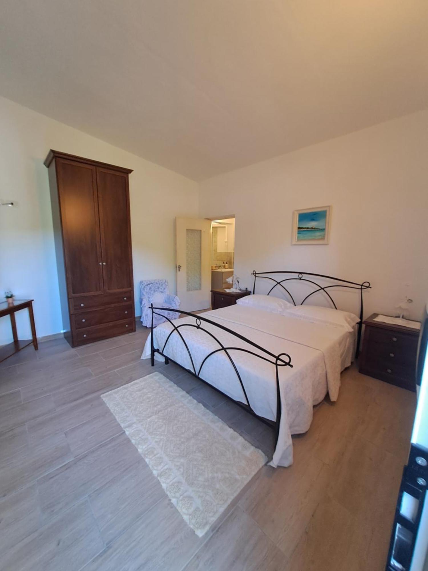 B&B Li Salcuneddi Aglientu Exteriör bild