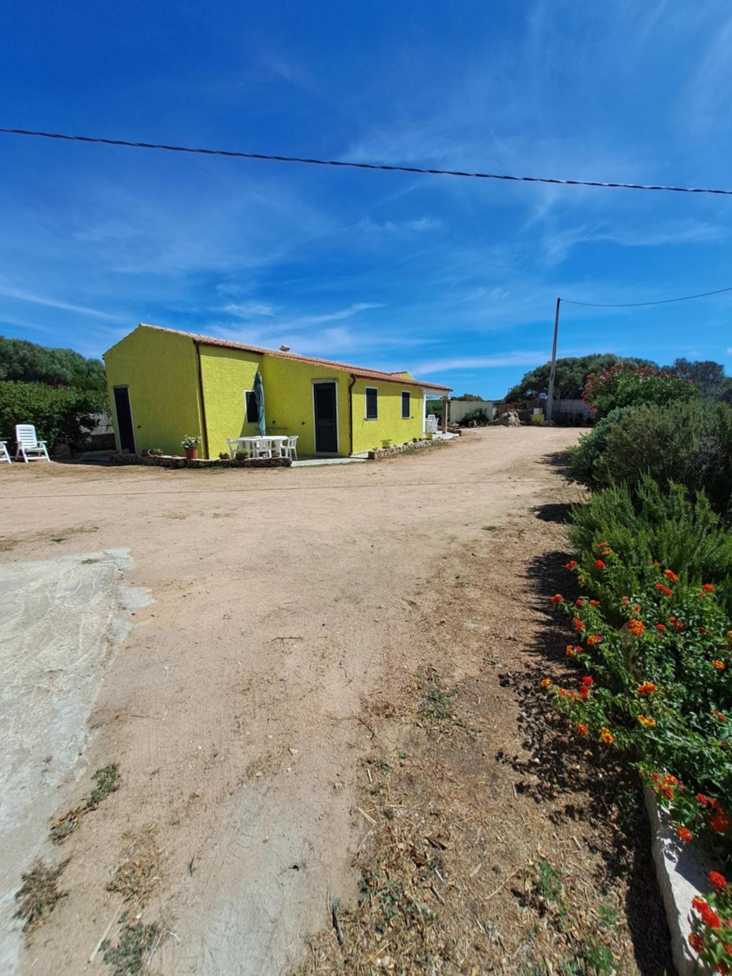 B&B Li Salcuneddi Aglientu Exteriör bild