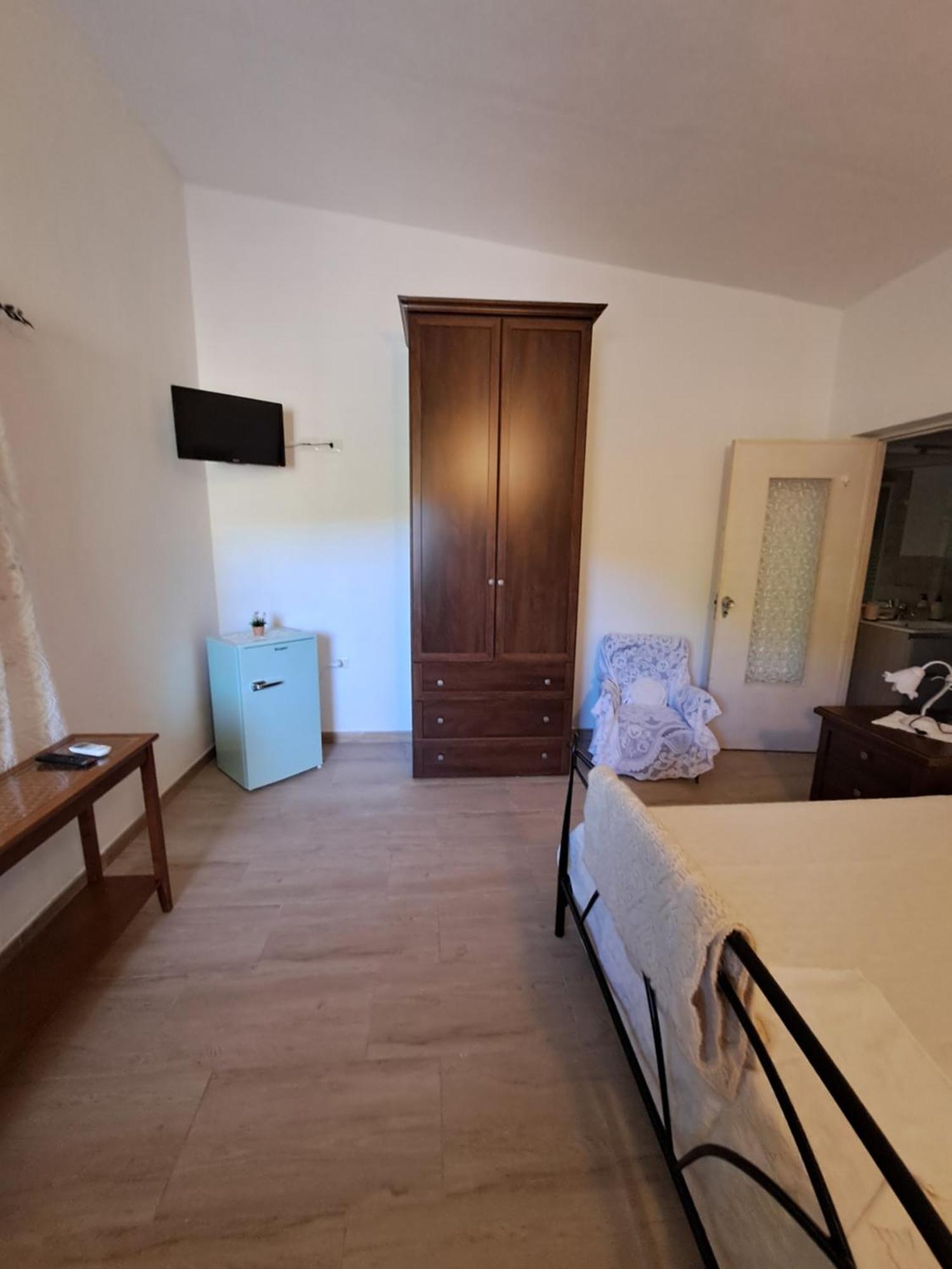 B&B Li Salcuneddi Aglientu Exteriör bild