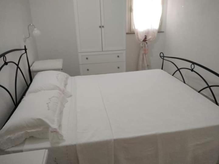 B&B Li Salcuneddi Aglientu Exteriör bild