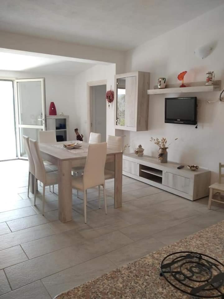 B&B Li Salcuneddi Aglientu Exteriör bild